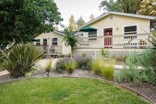 Bed & Breakfast Aurora Park Cottages