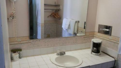 Hotel Traveler Inn