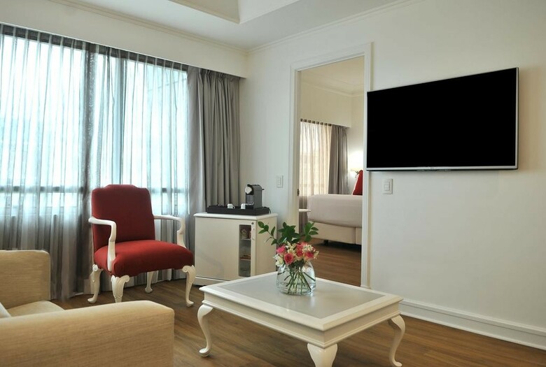 Hotel NH Collection Plaza Santiago