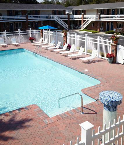 Hotel Breezeway Resort