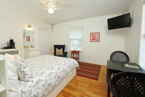 Bed & Breakfast Swamp Rabbit Inn