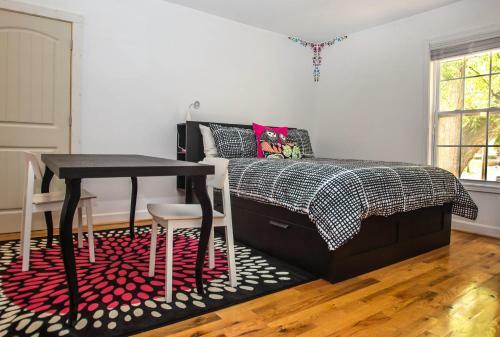 Bed & Breakfast Swamp Rabbit Inn