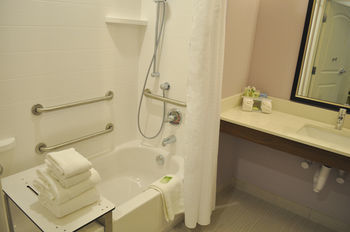 Hotel Holiday Inn Express & Suites Price