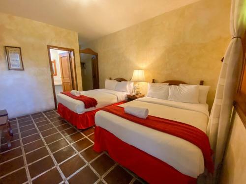 Hotel El Carmen Suites