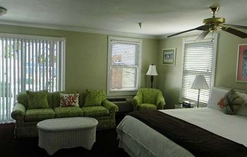 Glenmore Plaza Hotel