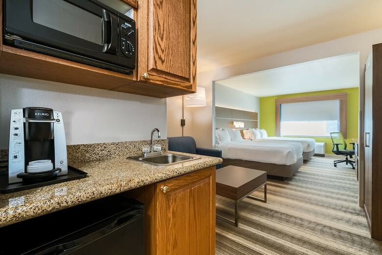 Holiday Inn Express Hotel & Suites Rocky Mount