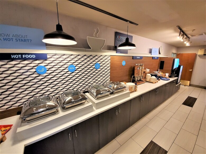 Holiday Inn Express Hotel & Suites Rocky Mount