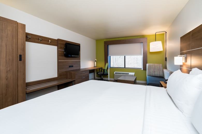 Holiday Inn Express Hotel & Suites Rocky Mount