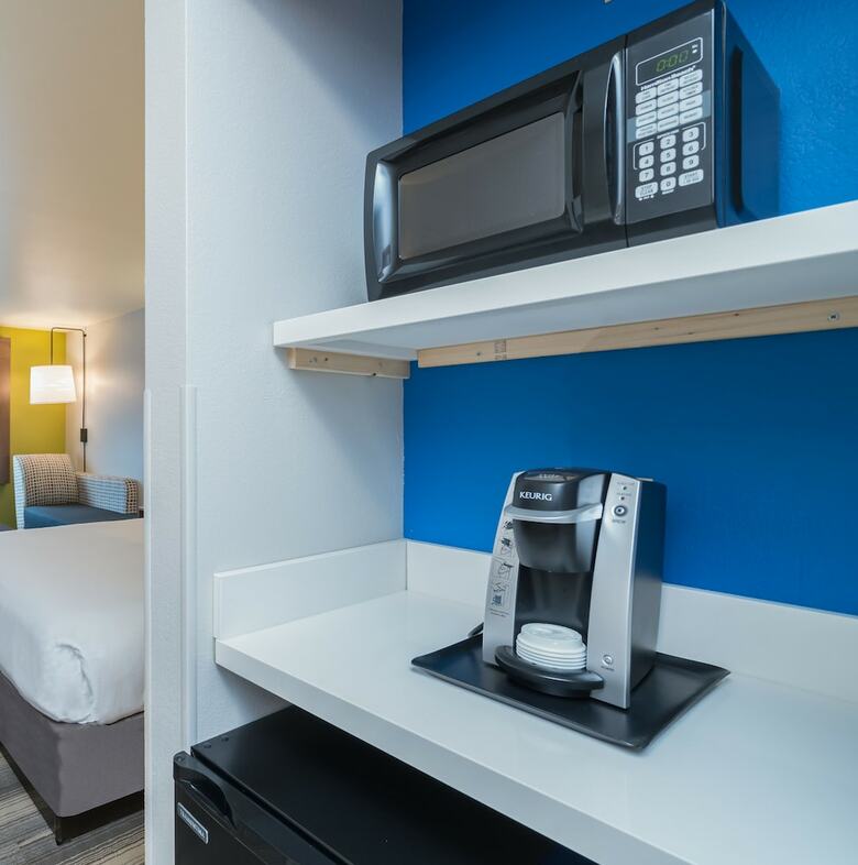Holiday Inn Express Hotel & Suites Rocky Mount