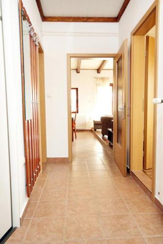 Hostal Apartment Klenovica 5580b
