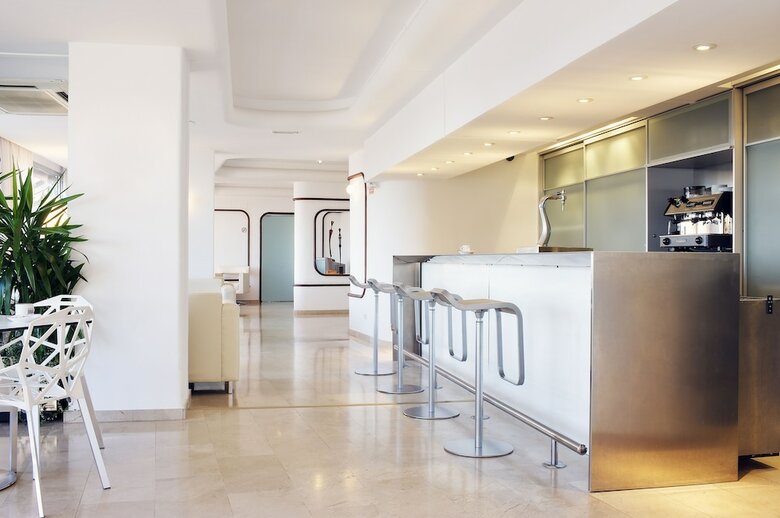 Hotel Albah�a Alicante