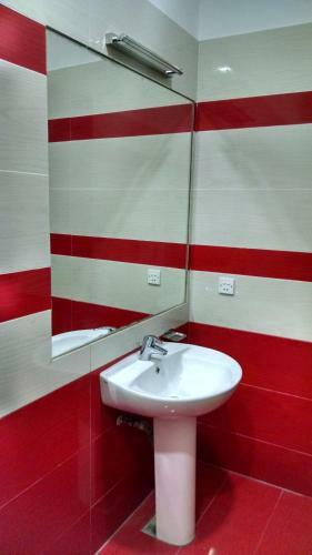 Hostal Elegance Guest House