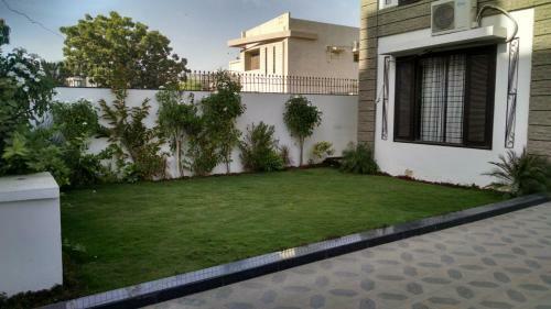 Hostal Elegance Guest House
