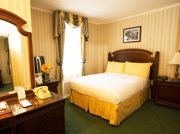 Hotel Stanford