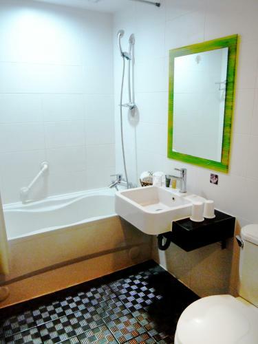 Young Soarian Hotel - Tainan