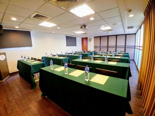 Young Soarian Hotel - Tainan