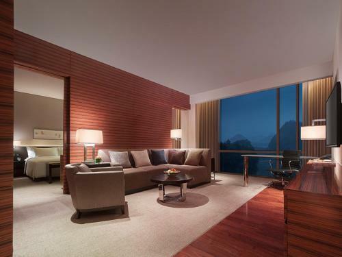 New World Guiyang Hotel