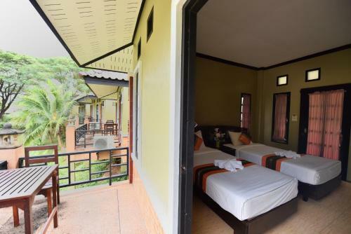 Hotel Forra Hill Resort