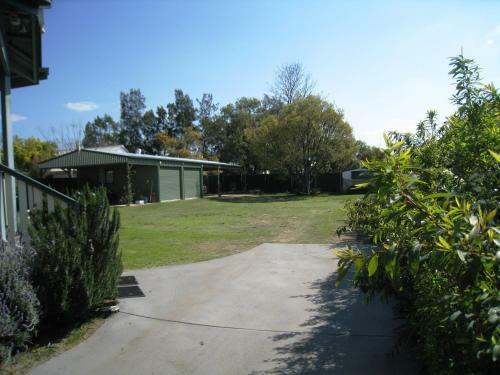 Hostal Pitstop Lodge Guesthouse B&B