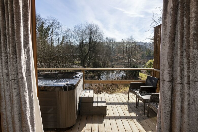 Herons Lake Retreat