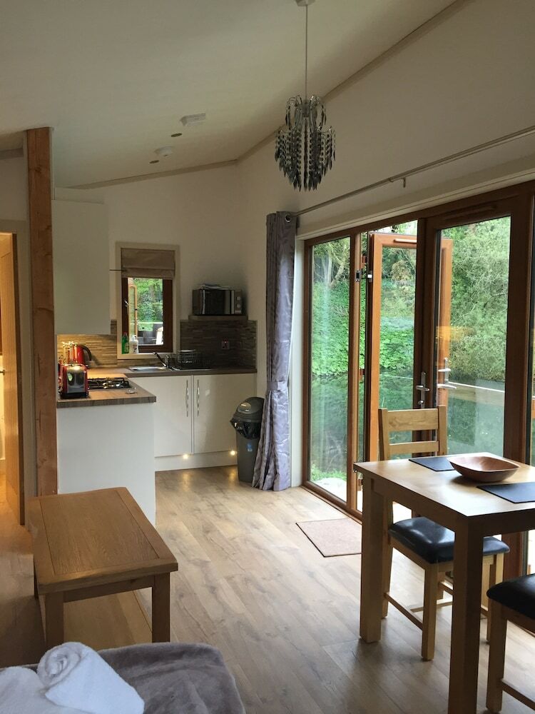 Herons Lake Retreat