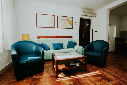Apartments Doulos