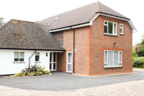 Bed & Breakfast Benslow Music