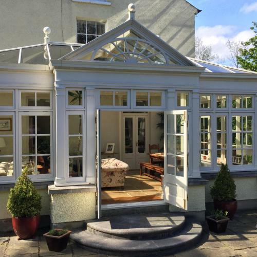 Bed & Breakfast Larchmount House