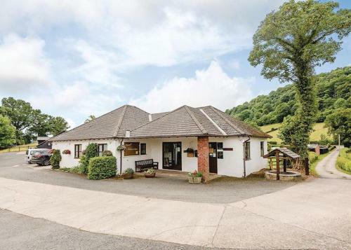 Penllwyn Lodges