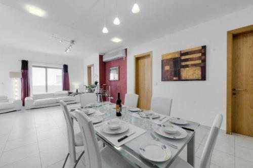 Apartment With Shared Pool
