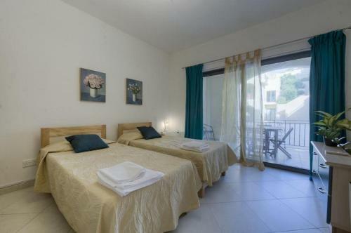 Apartment With Shared Pool