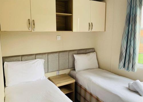 Devon Hills Lodges