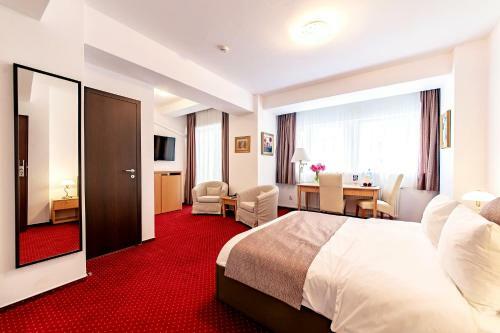 Caesar's Downtown Aparthotel