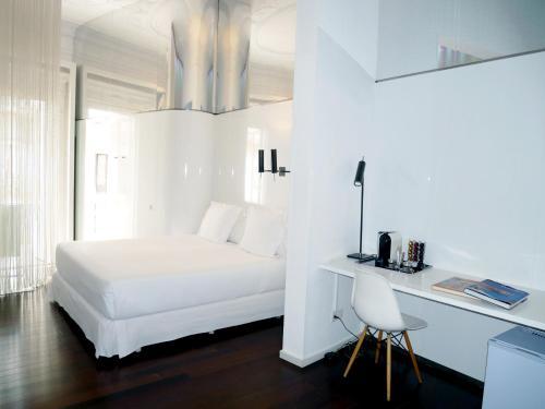Chic & Basic Born Boutique Hotel