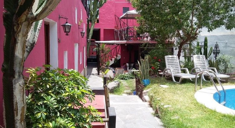 Hotel Characato Inn