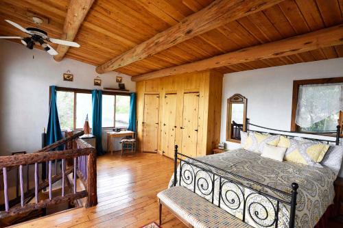 Lodge Rustic New Mexican Charm