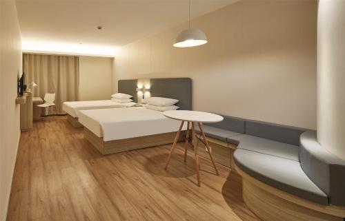 Hotel Hanting Express Wuhan Xudong Street