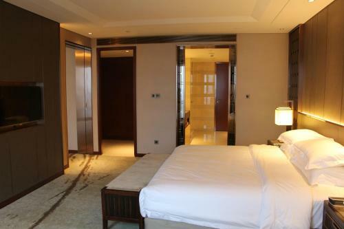 Yancheng Jinying Shangmei Hotel