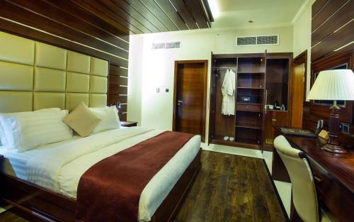Queen Palace Hotel