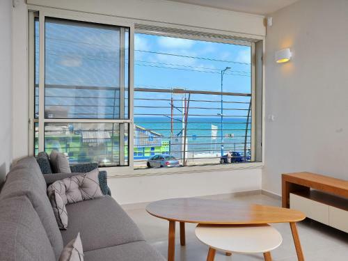 Housea - Sea View Apartment