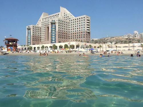Almog Haifa's Coast Apartment