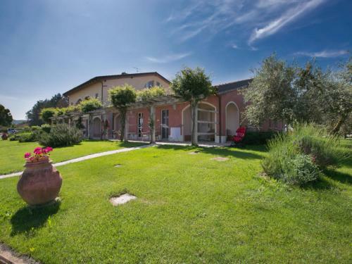 Special Apartments In Braccagni With Orthopedic Beds