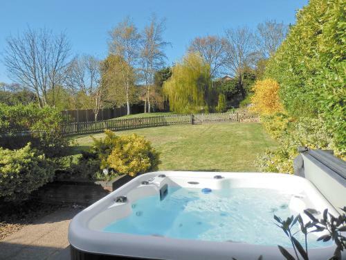 Willow Pool House