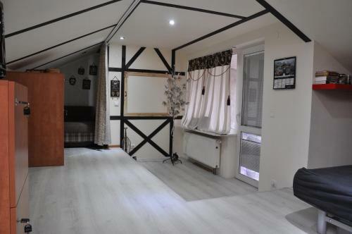 Hostel And Apartment Cherdak