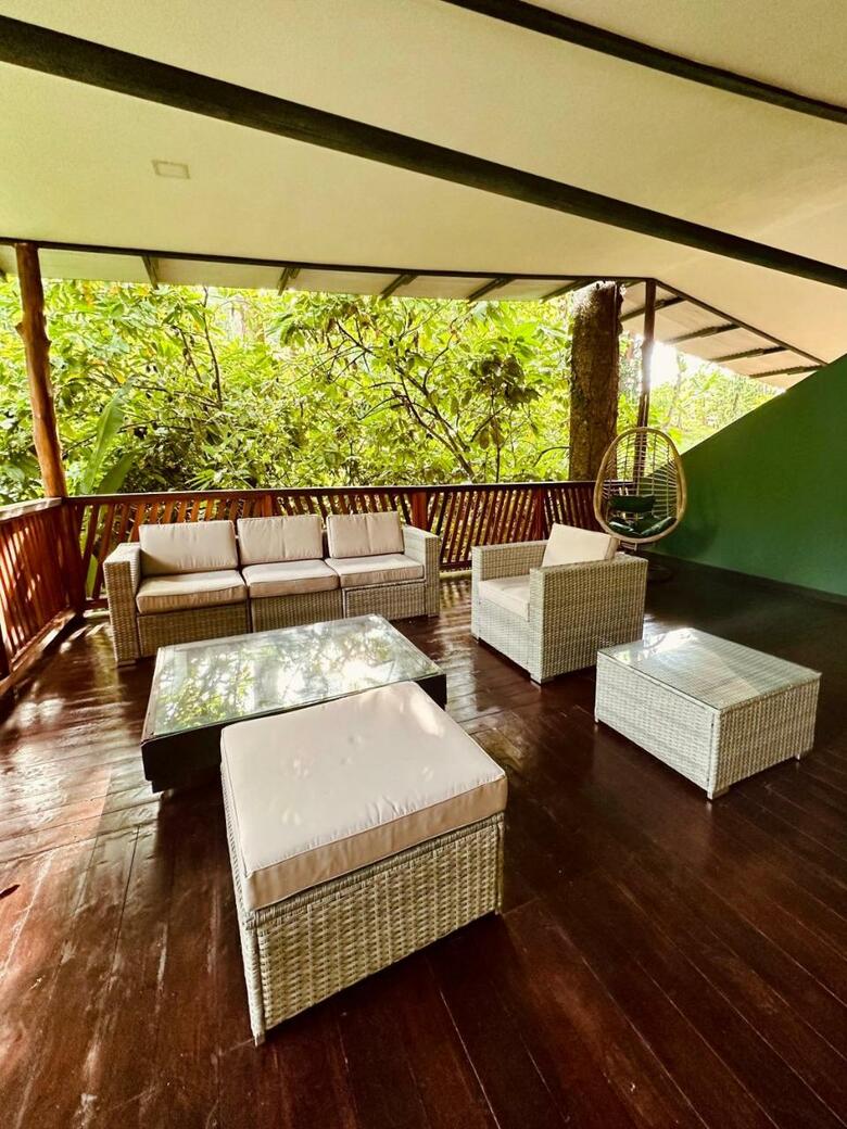 Jungle Green House