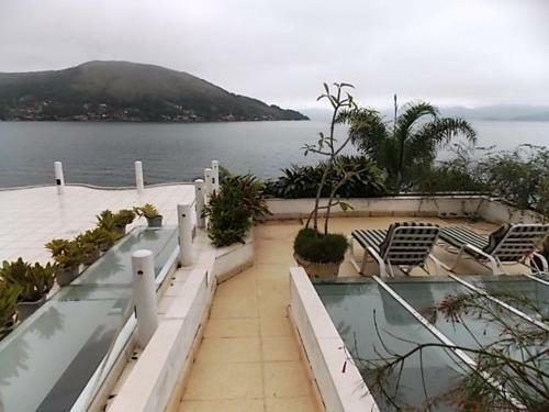 Casa Grande Em Angra