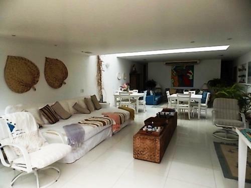 Casa Grande Em Angra