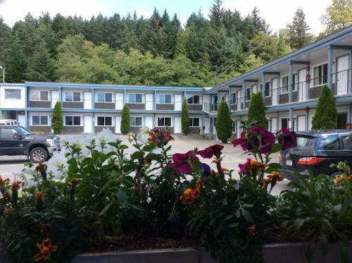 The Chalet Motel