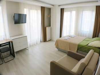 Holas Apartments