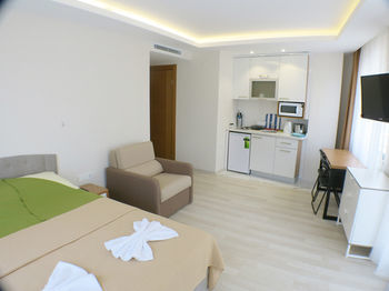 Holas Apartments